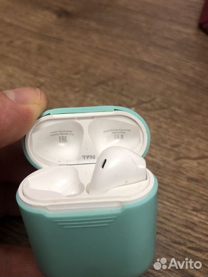 Беспроводные наушники apple airpods