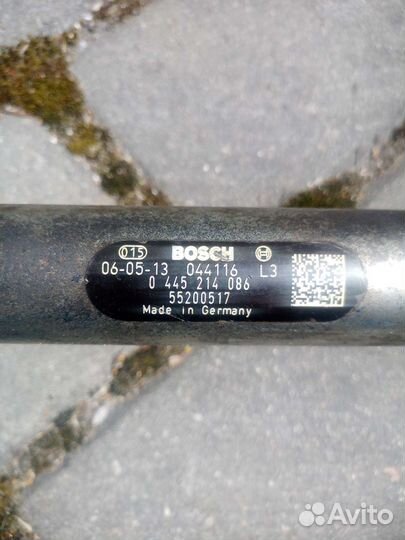 Рампа топливная Опель Z13DTH 2009 0445214086