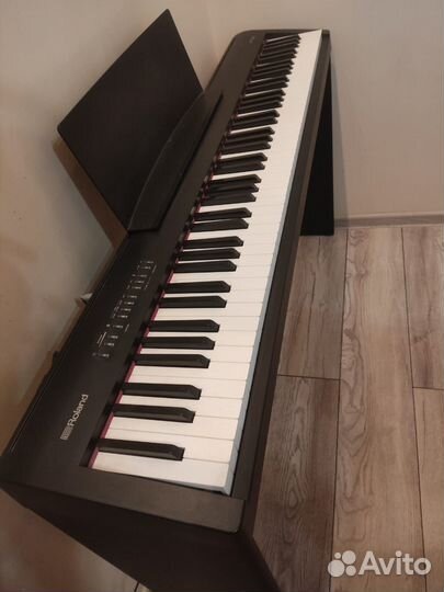 Цифровое пианино Roland fp-30 + стойка + педали
