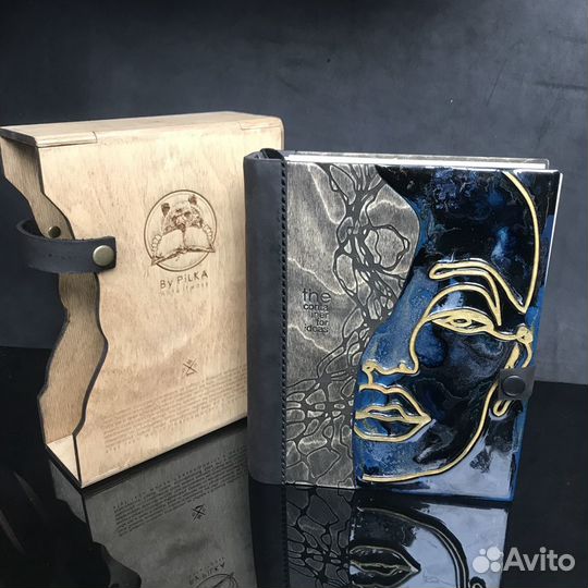 Эксклюзивный блокнот из дерева с эпоксидной смолой