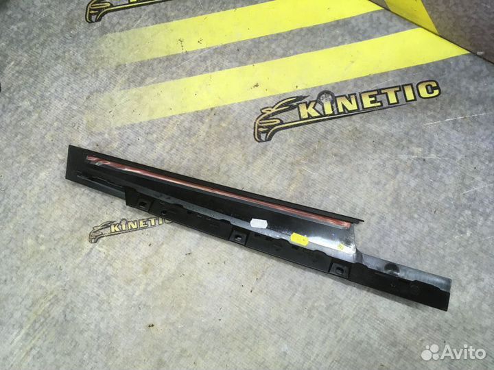 Уплотнитель передней правой двери Ауди А4 Б8 A4 B8