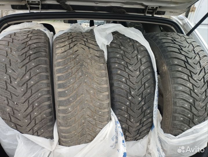 Nokian Tyres Hakkapeliitta 8 SUV 235/55 R18 104T