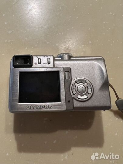 Компактный фотоаппарат olympus