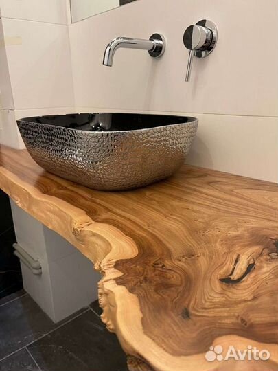 Столешница из слэба карагача в ванную комнату