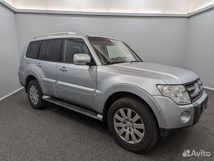 Запчасти б/у Mitsubishi Pajero 4