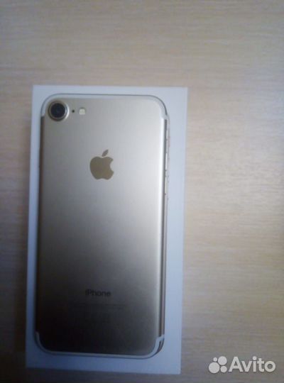 Телефон iPhone 7