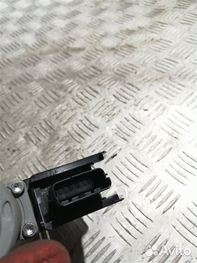 Моторчик стеклоподъемника задний правый Hyundai