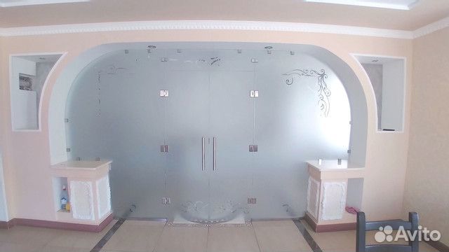 Дверь стеклянная межкомнатная