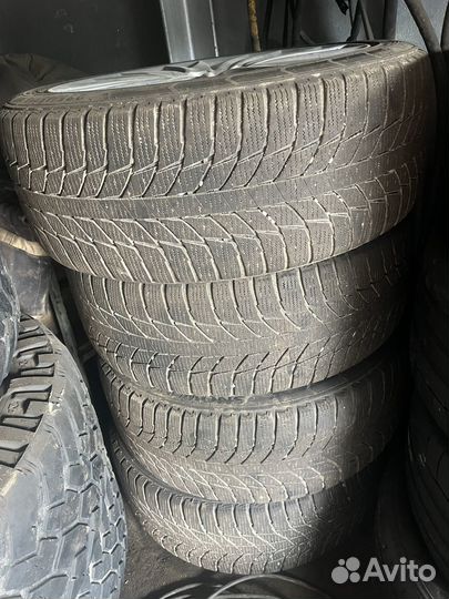 Triangle Snowlink PL02 235/45 R18