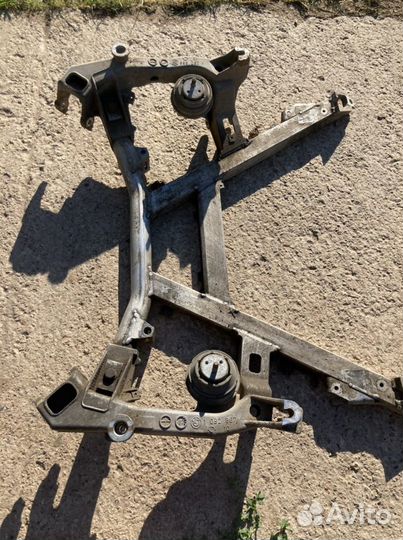 Передний подрамник бмв е39