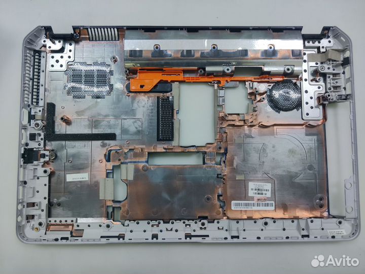 Корпус для ноутбука HP DV6-7000 дефект ножек