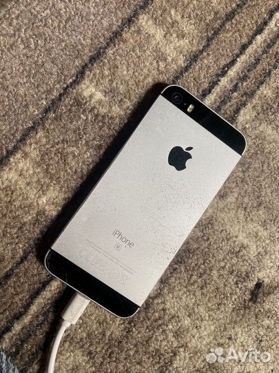 iPhone SE, 128 ГБ