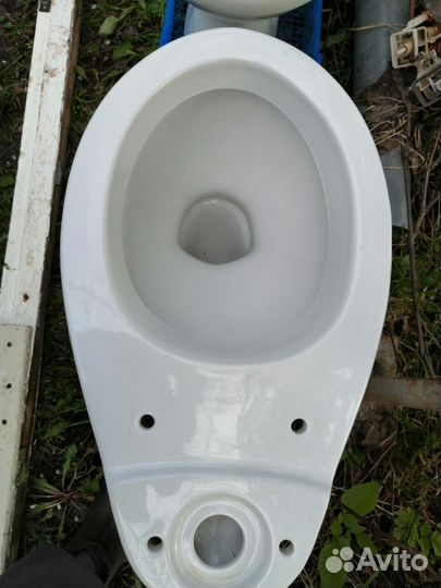 Унитазы и бачки б/у к унитазу