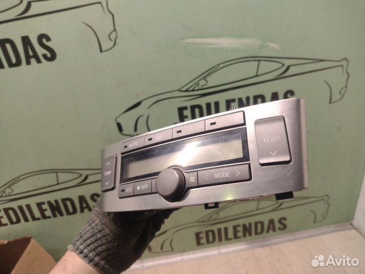 Блок управления климат-контролем Toyota Avensis 2