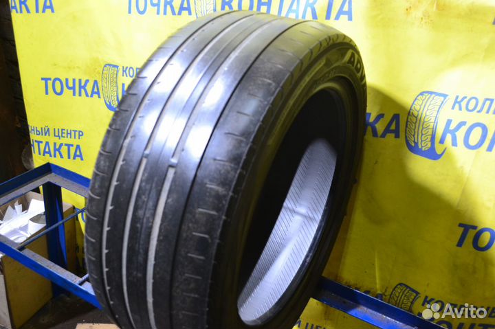 Yokohama Advan Sport V105 245/45 R17