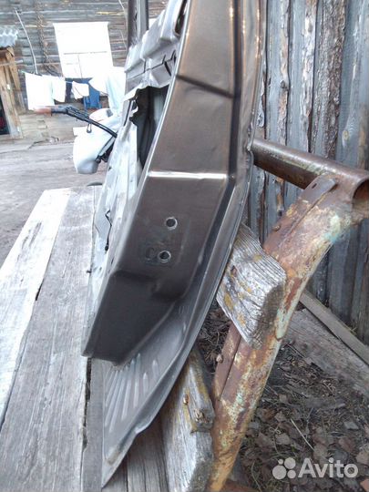 Дверь передняя правая на LADA priora