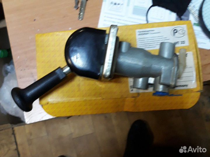 Кран ручного тормоза