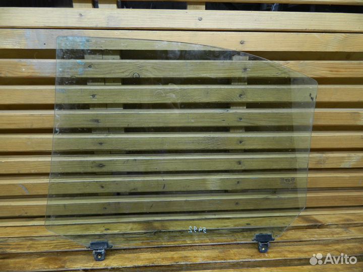 Hyundai Elantra XD седан - стекло заднее правое