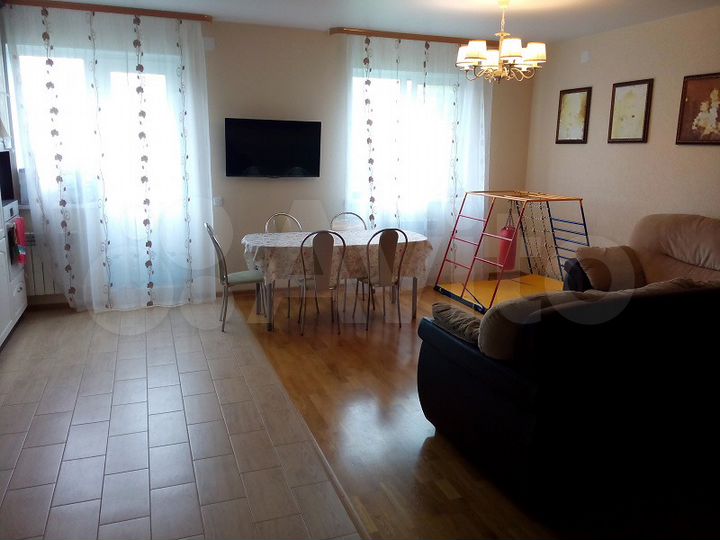 Таунхаус 110 м² на участке 2,8 сот.