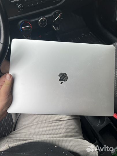 Macbook pro 15 2016 touch bar