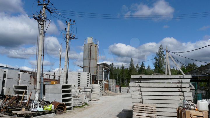 Здание, 2100 м²