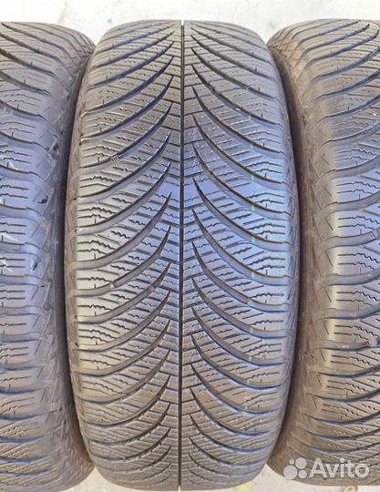 Goodyear Vector 4Seasons Gen-2 215/60 R17 96H