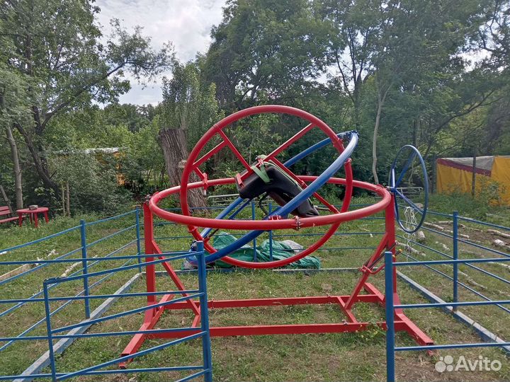 Качели аттракцион гироскоп