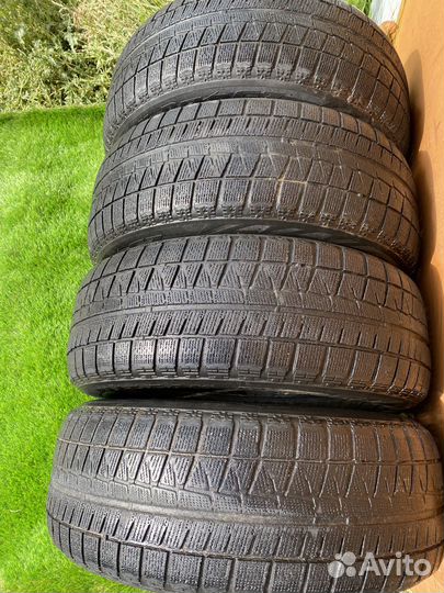 Bridgestone Blizzak DM-V1 225/60 R16