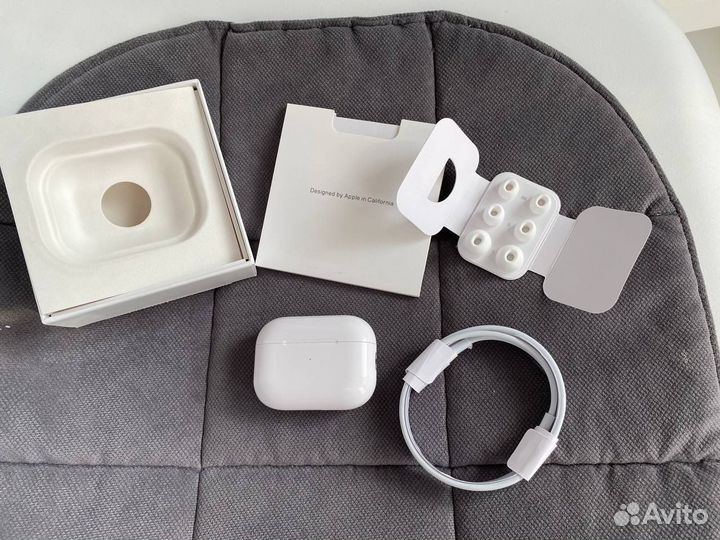 Беспроводные наушники Airpods