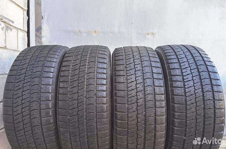 Bridgestone Blizzak VRX2 205/50 R17 99H