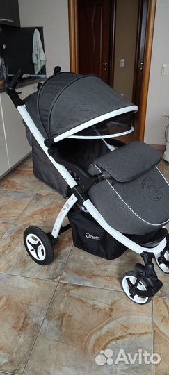 Прогулочная коляска с надувными колесами