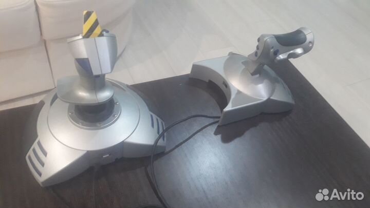 Джойстик Thrustmaster top gun
