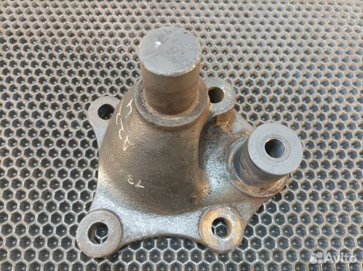 Кронштейн стабилизатора подвески