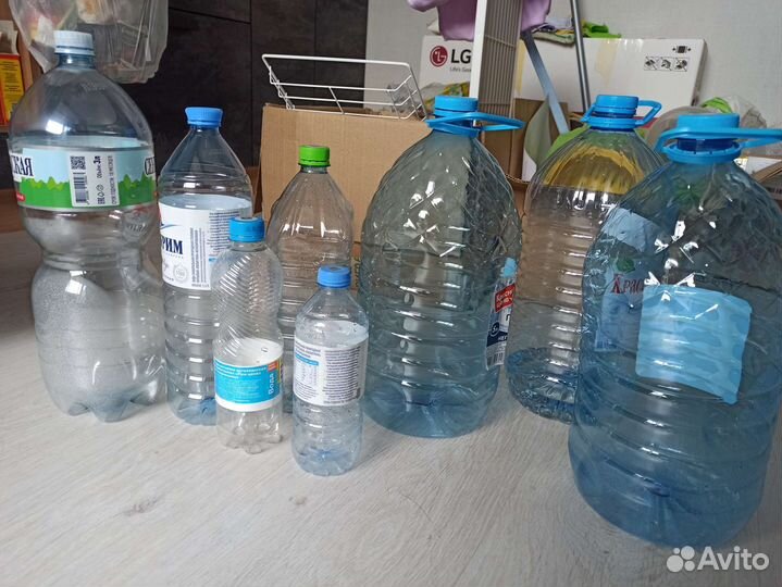 Бутылки пластиковые из-под воды, 37 шт. Пакетом