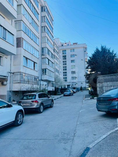 Доля в 3-к. квартире, 103 м², 5/7 эт.