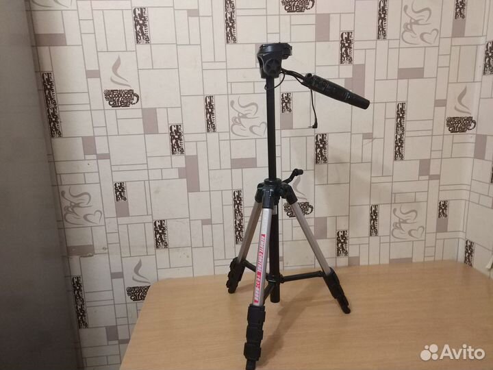 Штатив Sony VCT-D680RM