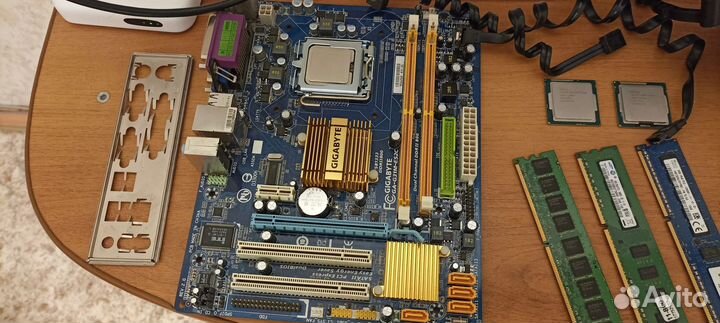 Материнская плата GA G31M ES2C