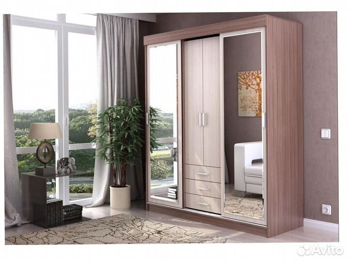 Шкаф-купе с зеркалом