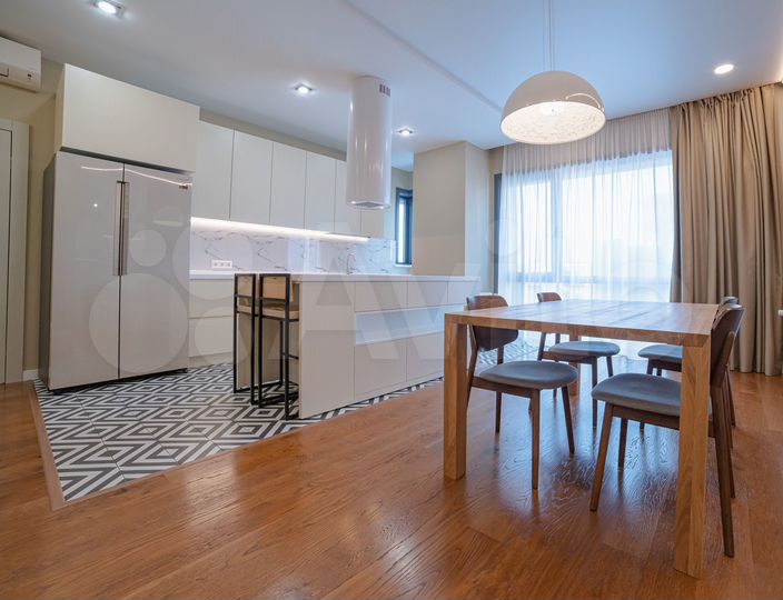 3-к. квартира, 113 м², 4/4 эт.