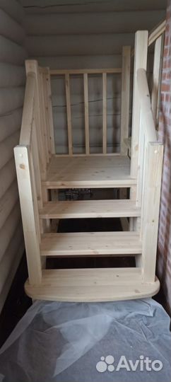 Лестница на второй этаж сосна,ясень,дуб