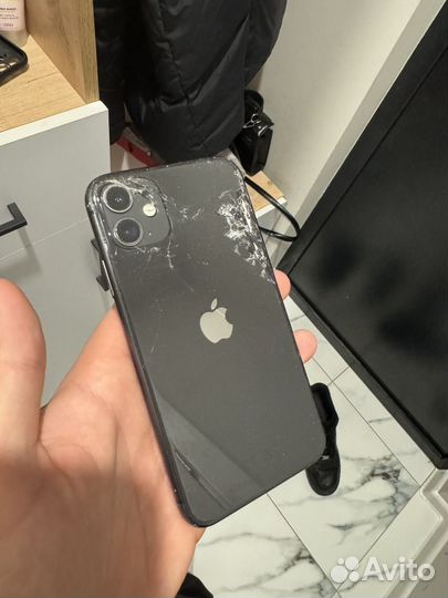 iPhone 11, 64 ГБ