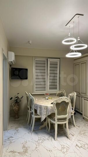 4-к. квартира, 100 м², 2/10 эт.