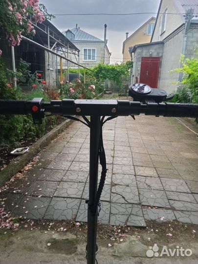 Электросамокат с сиденьем