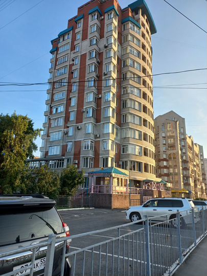 3-к. квартира, 97 м², 3/10 эт.