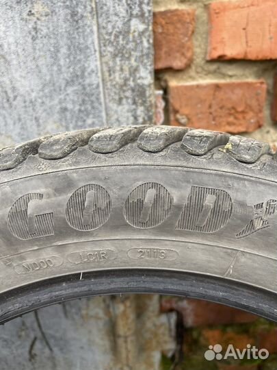Goodyear Ultragrip Ice Arctic 225/55 R17 101T