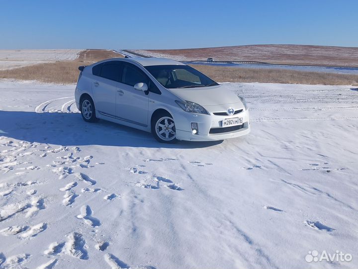 Спойлер toyota prius