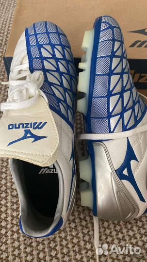 Футбольные бутсы mizuno