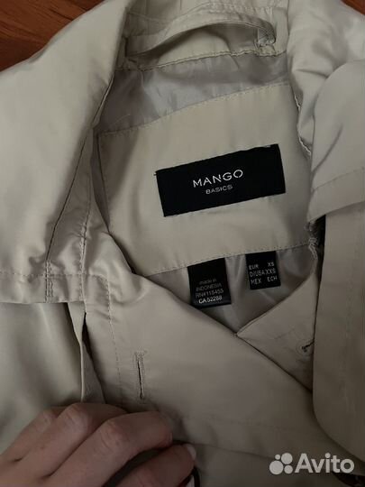 Бежевый тренч mango