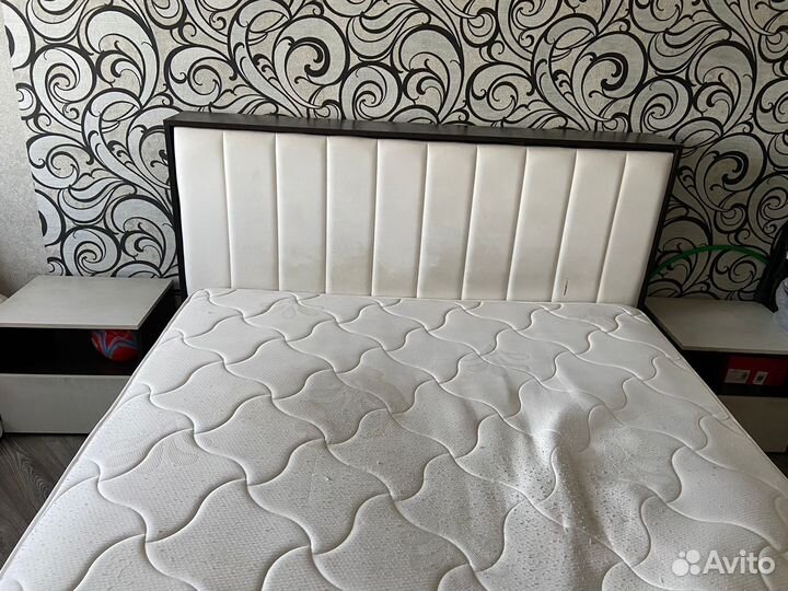 Спальный гарнитур бу