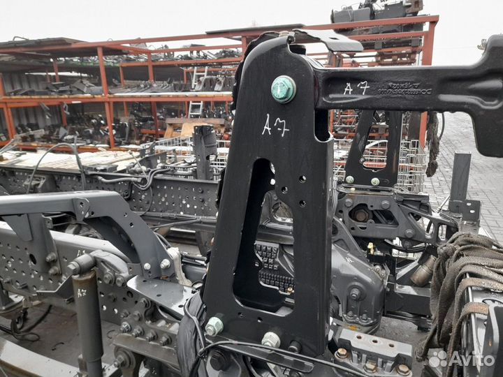 9603101460 Кронштейн кабины правый